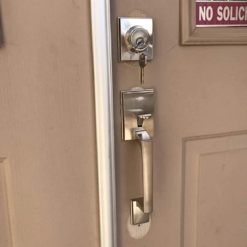 Locksmith near 1923 Bourbon Bar